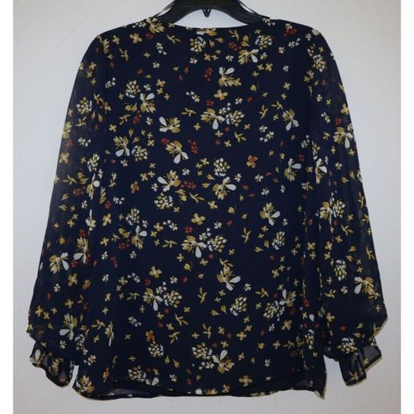 Vince Camuto 9151051C 407 Women's Sz M Classic Navy Wayward Floral Blouse $79+ - Picture 2 of 8